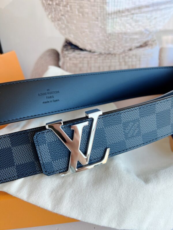 LOUIS VUITTON LV INITIALES REVERSIBLE BELT NAVY 40CM - Image 4