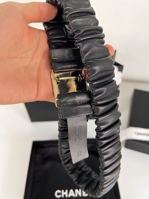 CHANEL BETL WITH GOLD CC LOGO 30MM - Image 4