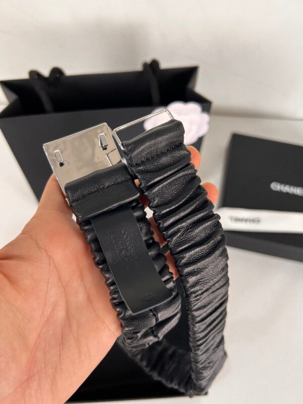 CHANEL BETL WITH SILVER CC LOGO 30MM - Image 2