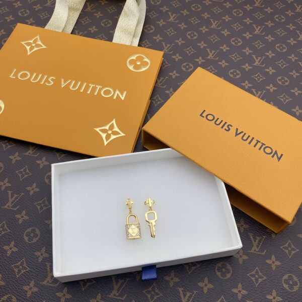 LOUIS VUITTON GOLD LOCK AND KEY EARRINGS - Image 5