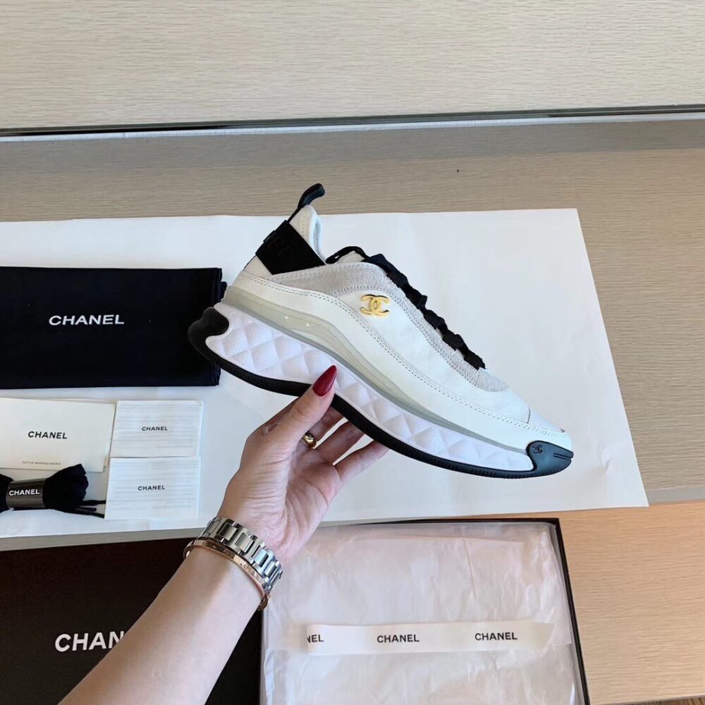 CHANEL VELVET SNEAKER IVORY AND BLACK G35617 - Image 2