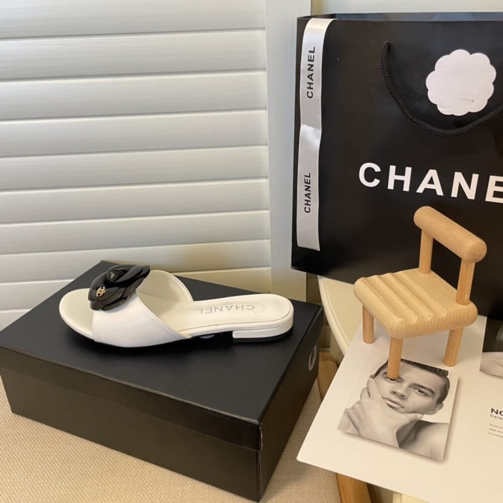 CHANEL BLACK CAMELLIA SLIDES WHITE - Image 2
