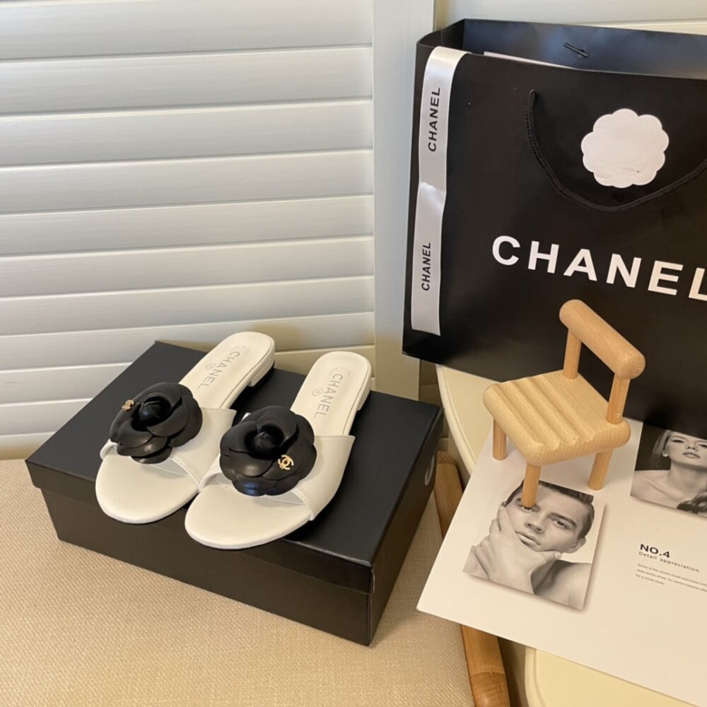 CHANEL BLACK CAMELLIA SLIDES WHITE - Image 5