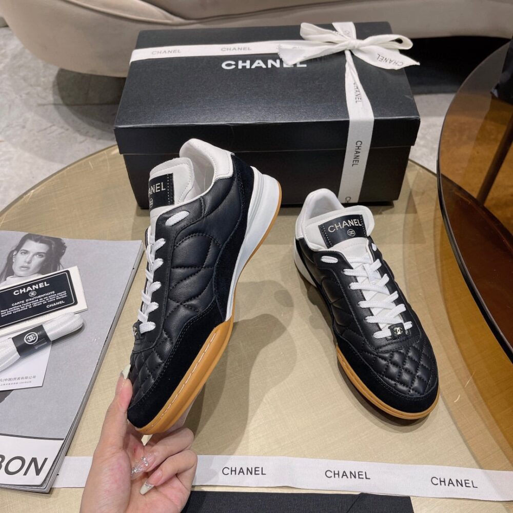 CHANEL SNEAKER SUEDE BLACK - Image 2