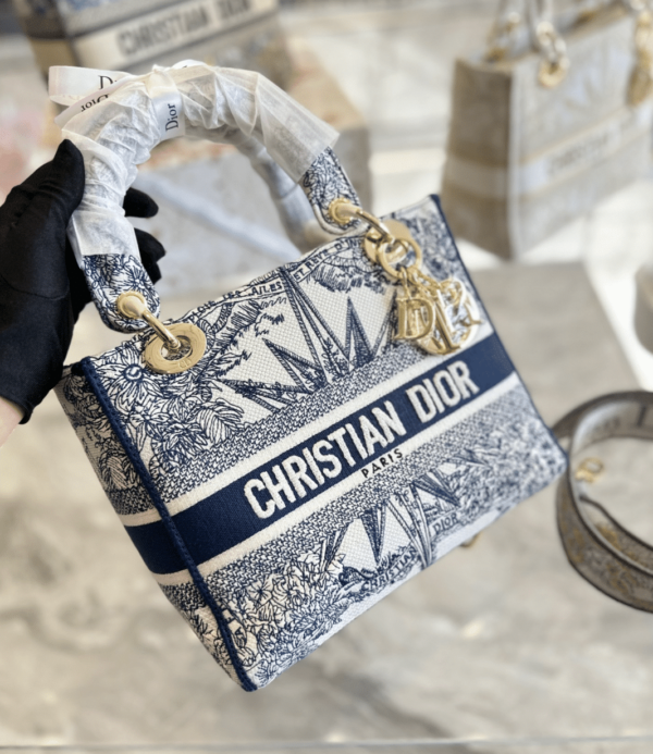 DIOR PERSONALIZED MEDIUM LADY D-LITE BAG BLUE RÊVE D'INFINI EMBROIDERY 24CM M0565ORVX M933 - Image 2