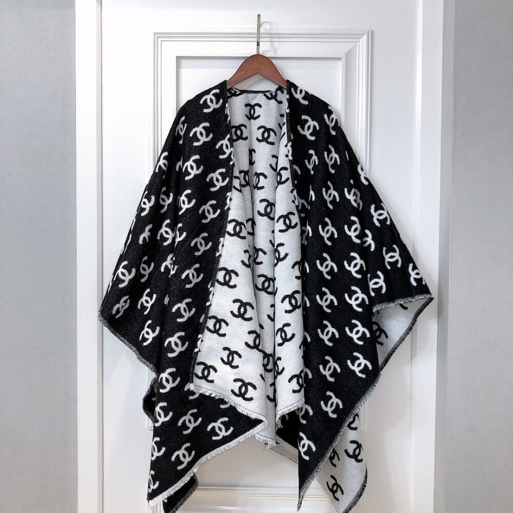 CHANEL CC LOGO CAMELLIA SCARF WHITE BLACK - Image 4