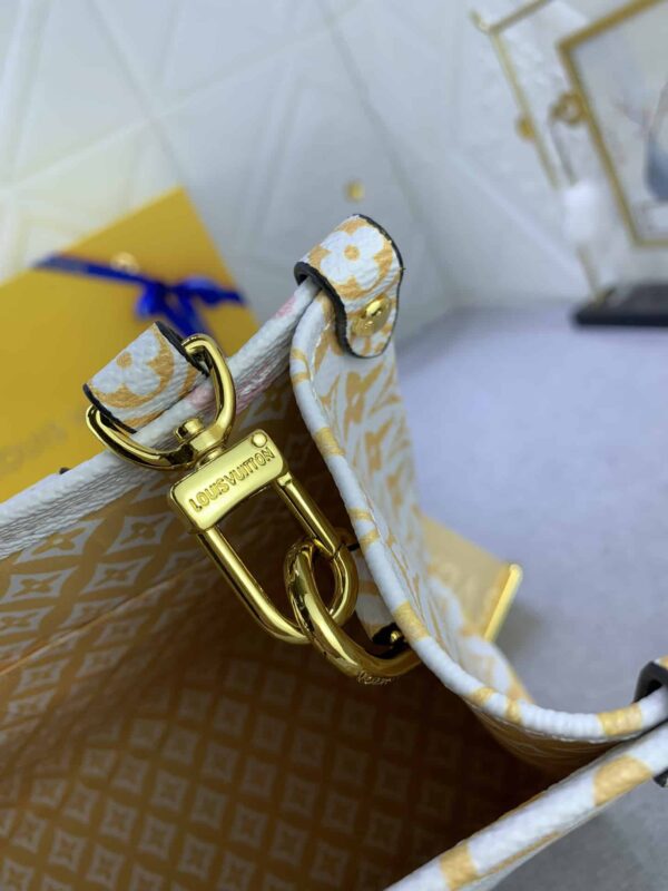 LOUIS VUITTON LV BY THE POOL ONTHEGO PM YELLOW 25 CM - Image 3