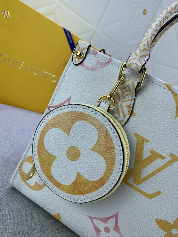 LOUIS VUITTON LV BY THE POOL ONTHEGO PM YELLOW 25 CM - Image 5
