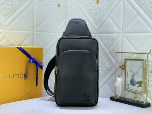Alternative view of Louis Vuitton Avenue Nm Crossbody Bag Black 31Cm M30971