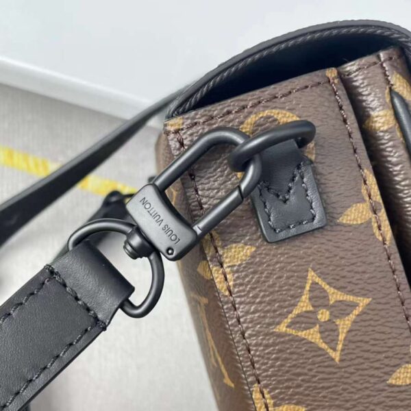LOUIS VUITTON S LOCK VERTICAL WEARABLE WALLET 19CM M81522 - Image 7