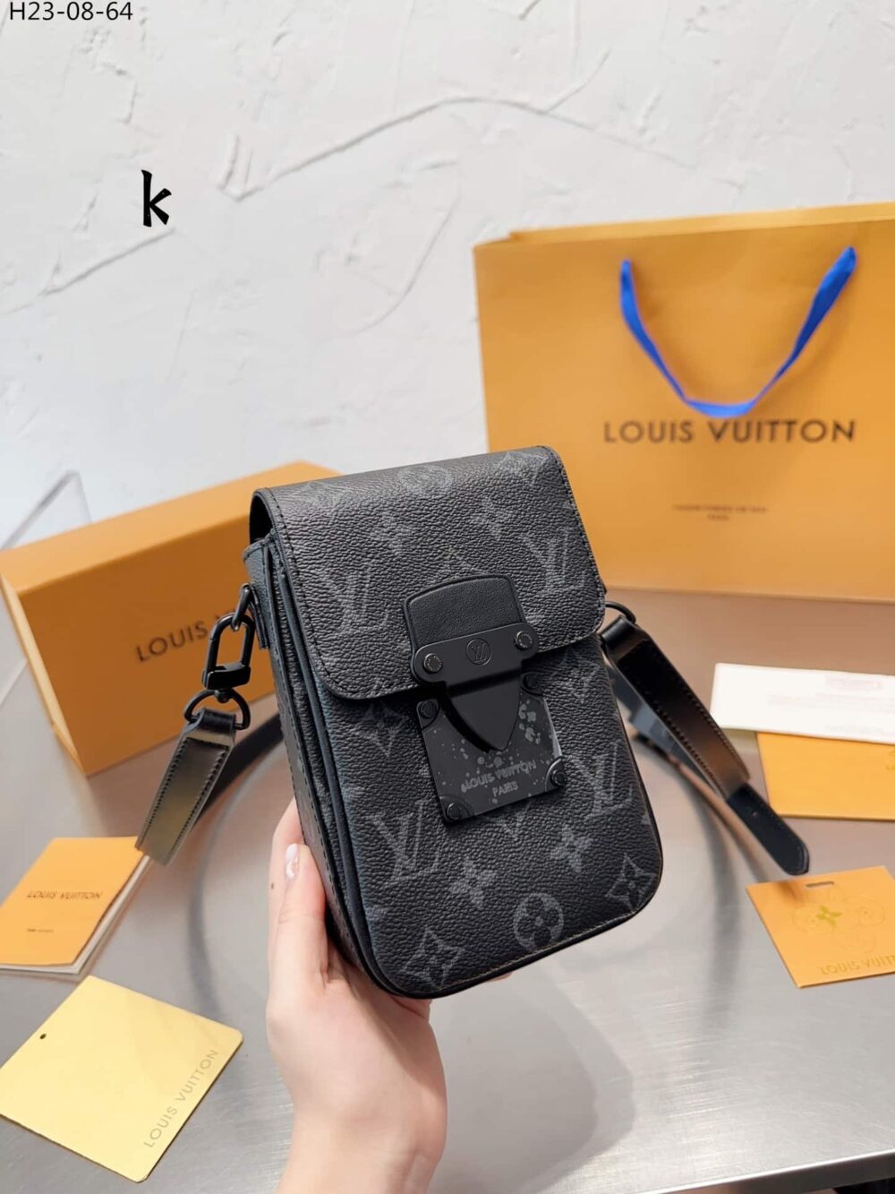 LOUIS VUITTON S-LOCK VERTICAL WEARABLE WALLET BLACK 18CM - Image 2