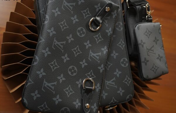 LOUIS VUITTON TRIO MESSENGER 25CM M69443 - Image 3