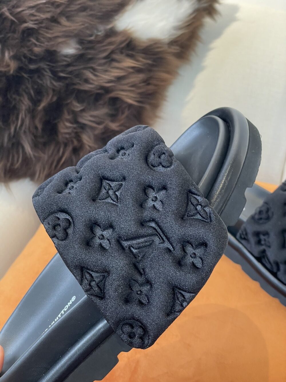 LOUIS VUITTON POOL PILLOW COMFORT MULE BLACK 1AA1EH - Image 4