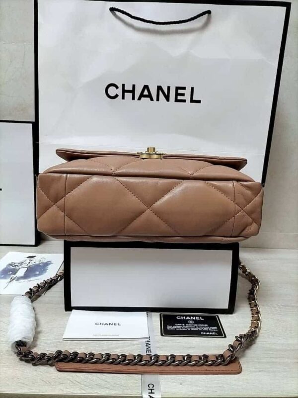 CHANEL QUILTED MEDIUM CHANEL 19 FLAP CARAMEL 26CM - Image 8