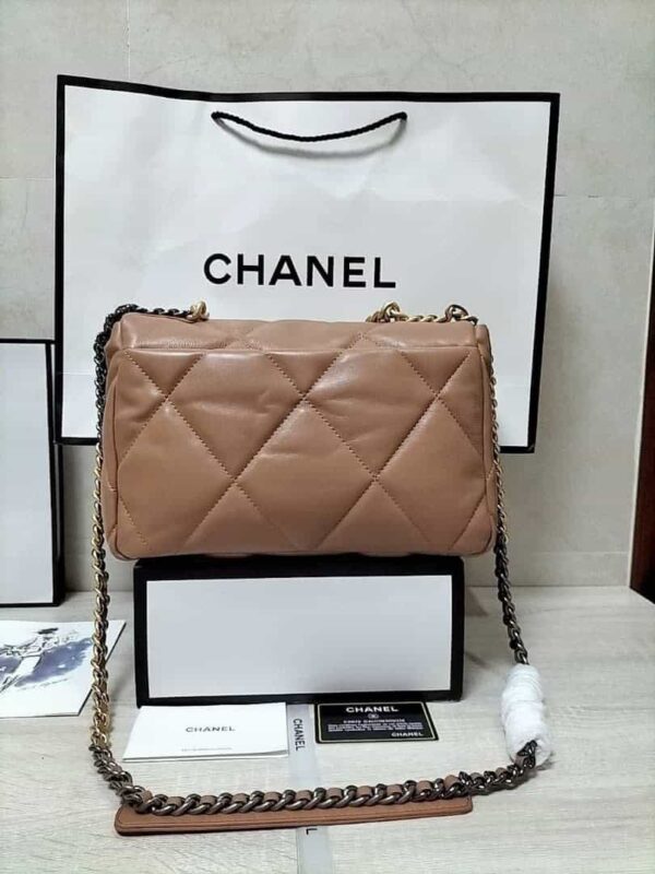 CHANEL QUILTED MEDIUM CHANEL 19 FLAP CARAMEL 26CM - Image 10
