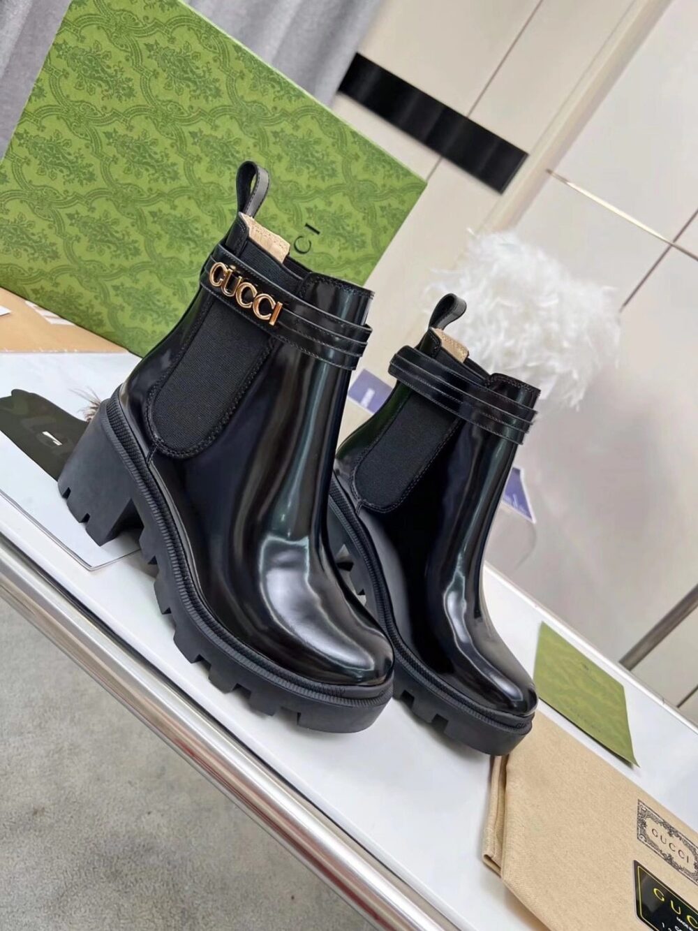 GUCCI WOMEN'S ANKLE BOOT WITH LOGO BLACK 730064 AABK6 1000 - Image 8