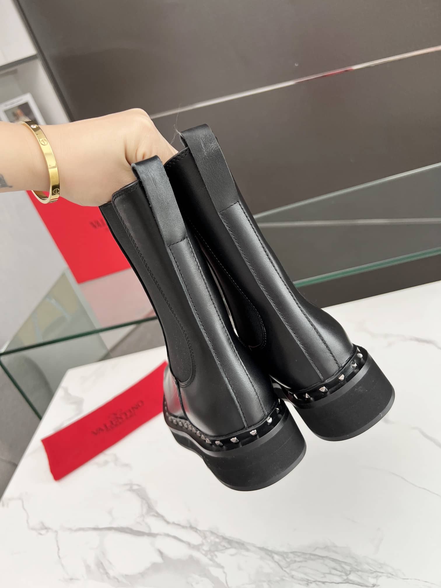 VALENTINO GARAVANI M WAY ROCKSTUD ANKLE BOOT IN LEATHER BLACK 4Y2S0H08PMA 0NO - Image 2