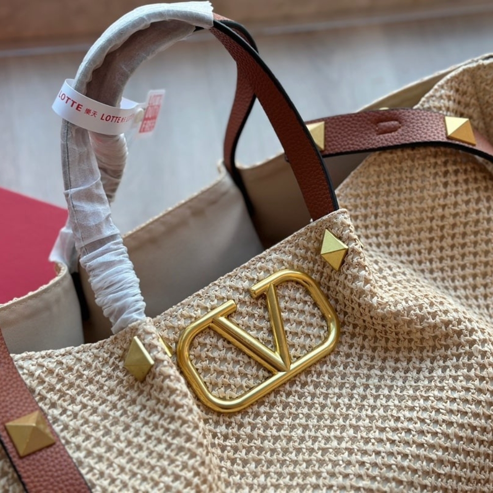 Valentino Garavani Medium Straw Summer Tote Beige 35Cm 7W2B0K39YCE D84 - Image 4
