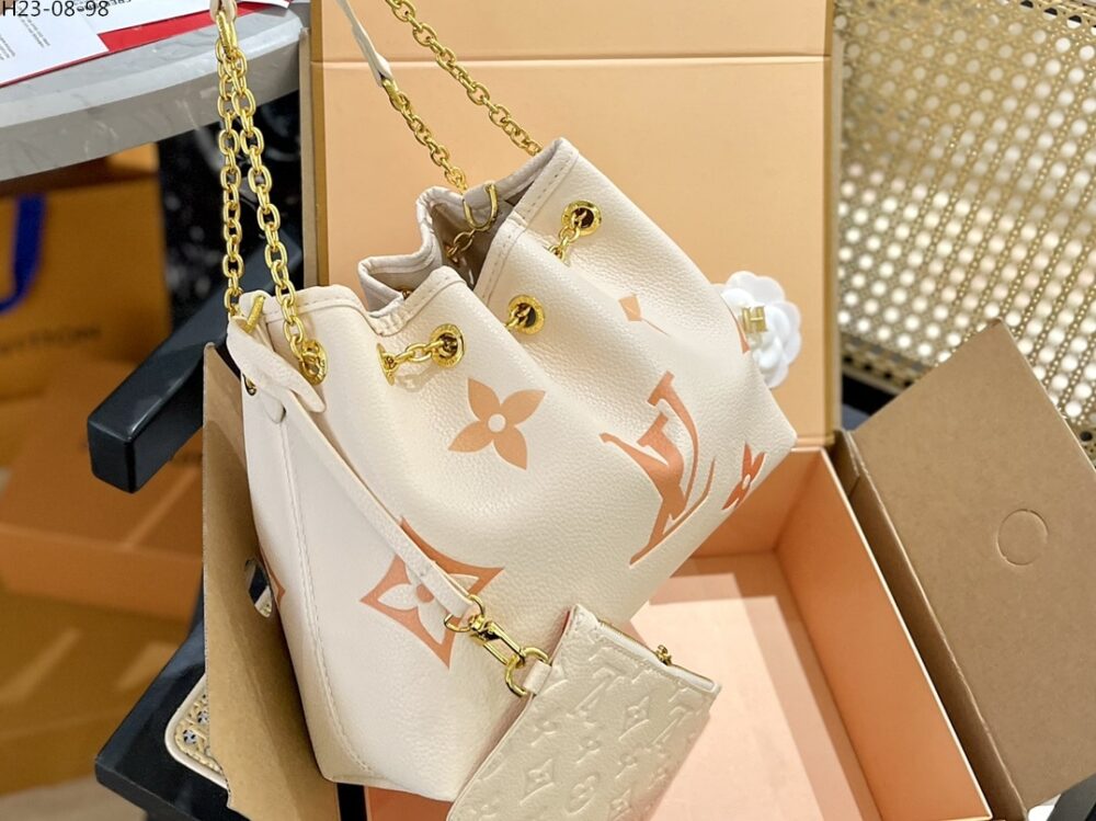 LOUIS VUITTON SUMMER BUNDLE BAG BEIGE 28CM M46545 - Image 2