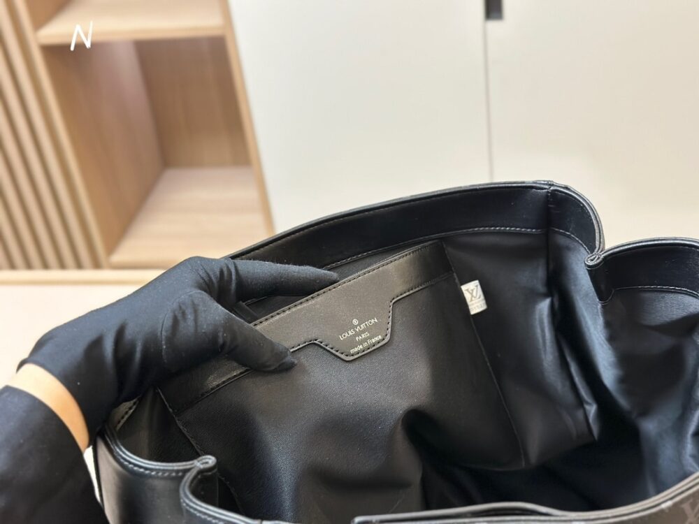 LOUIS VUITTON MONOGRAM ECLIPSE GRAND SAC TOTE BLACK 40CM - Image 4