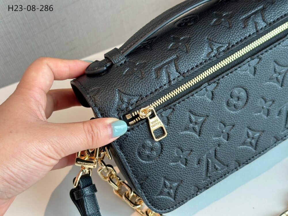 LOUIS VUITTON POCHETTE MÉTIS EAST WEST BAG BLACK 21CM M46595 - Image 4
