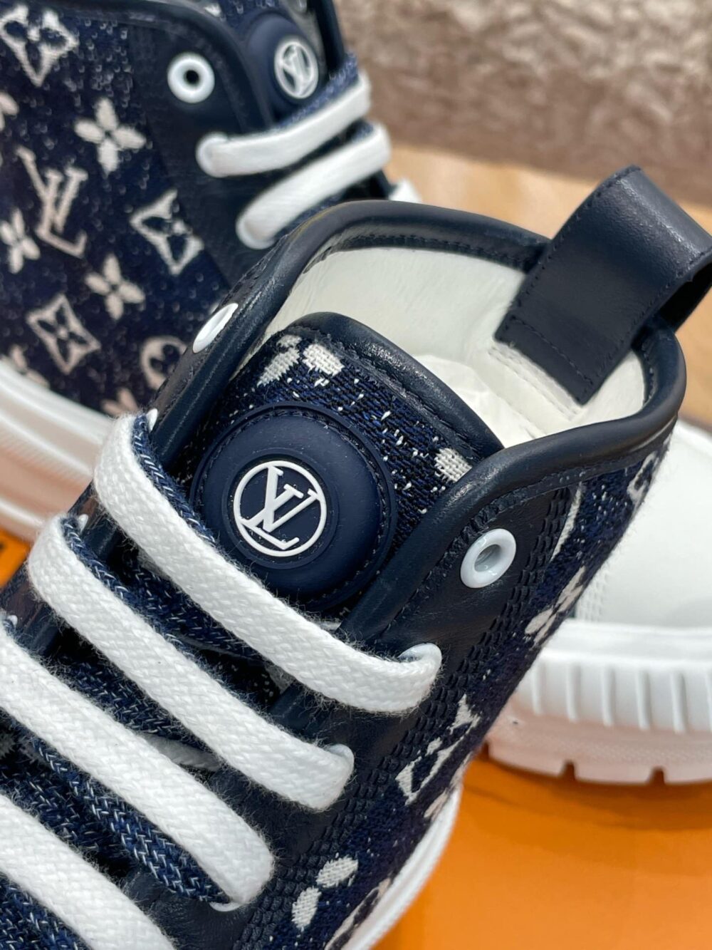 LOUIS VUITTON SQUAD SNEAKER MONOGRAM BLACK - Image 5