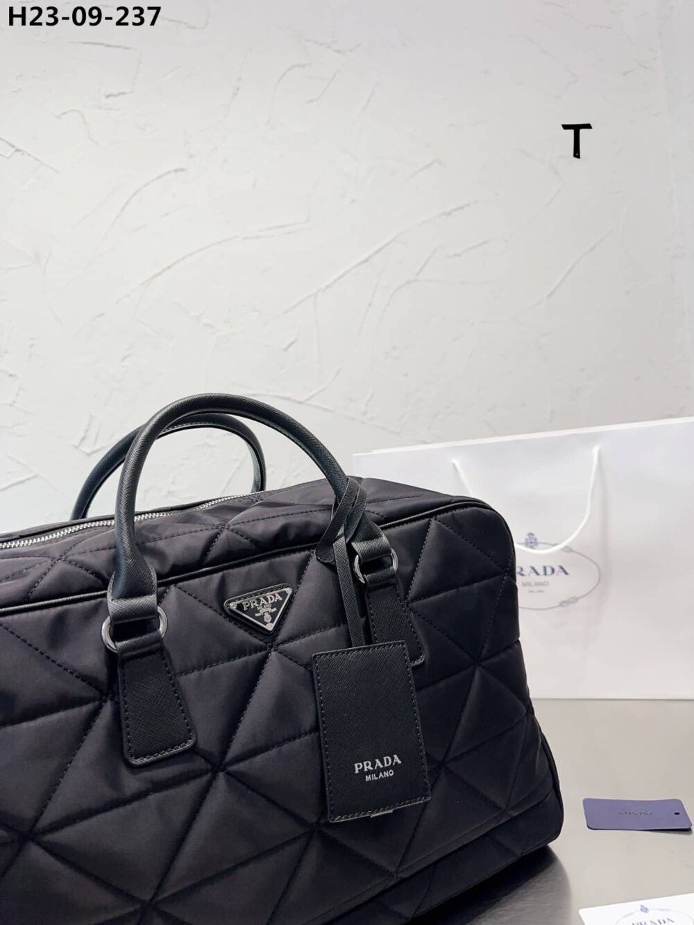 PRADA QUILTED RE NYLON TRAVEL BAG BLACK 43CM 2VA0092DGWF0002VOOO - Image 4