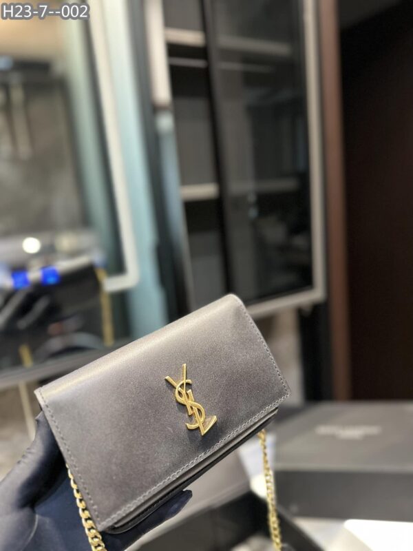 SAINT LAURENT UPTOWN YSL PLAQUE GRAINED LEATHER 18CM - Image 7