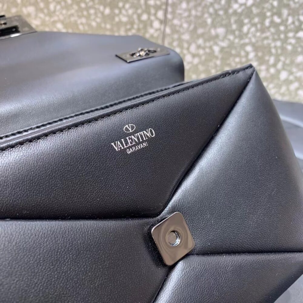 VALENTINO SMALL ONE STUD NAPPA HANDBAG WITH CHAIN AND TONE ON TONE STUD BLACK 19CM 1W2B0K21UZR 0NO - Image 6