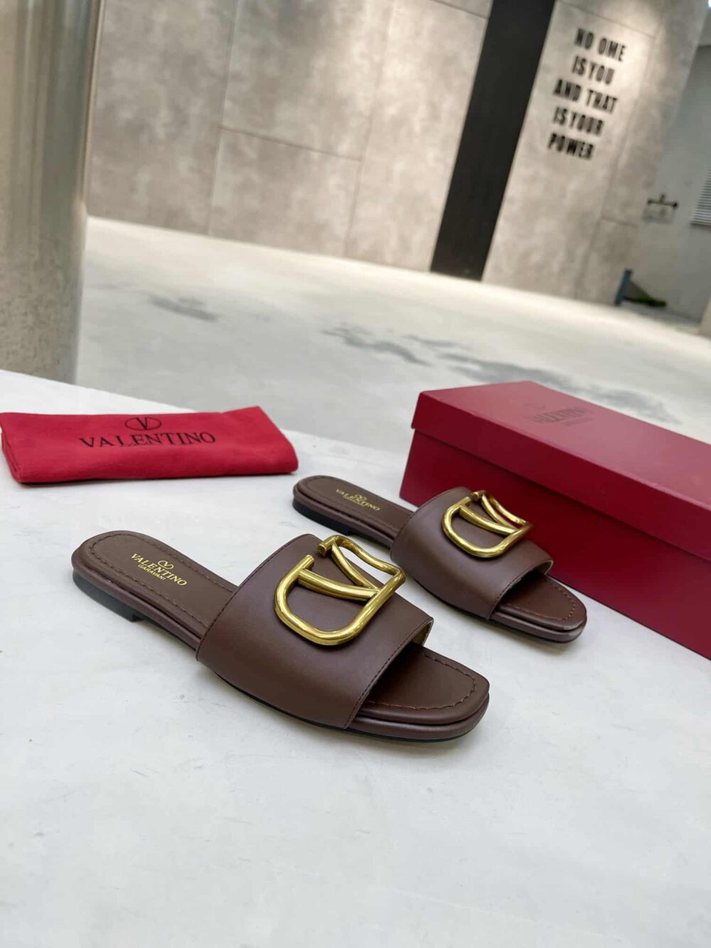 VALENTINO GARAVANI VLOGO SIGNATURE SLIDE SANDAL BROWN - Image 7