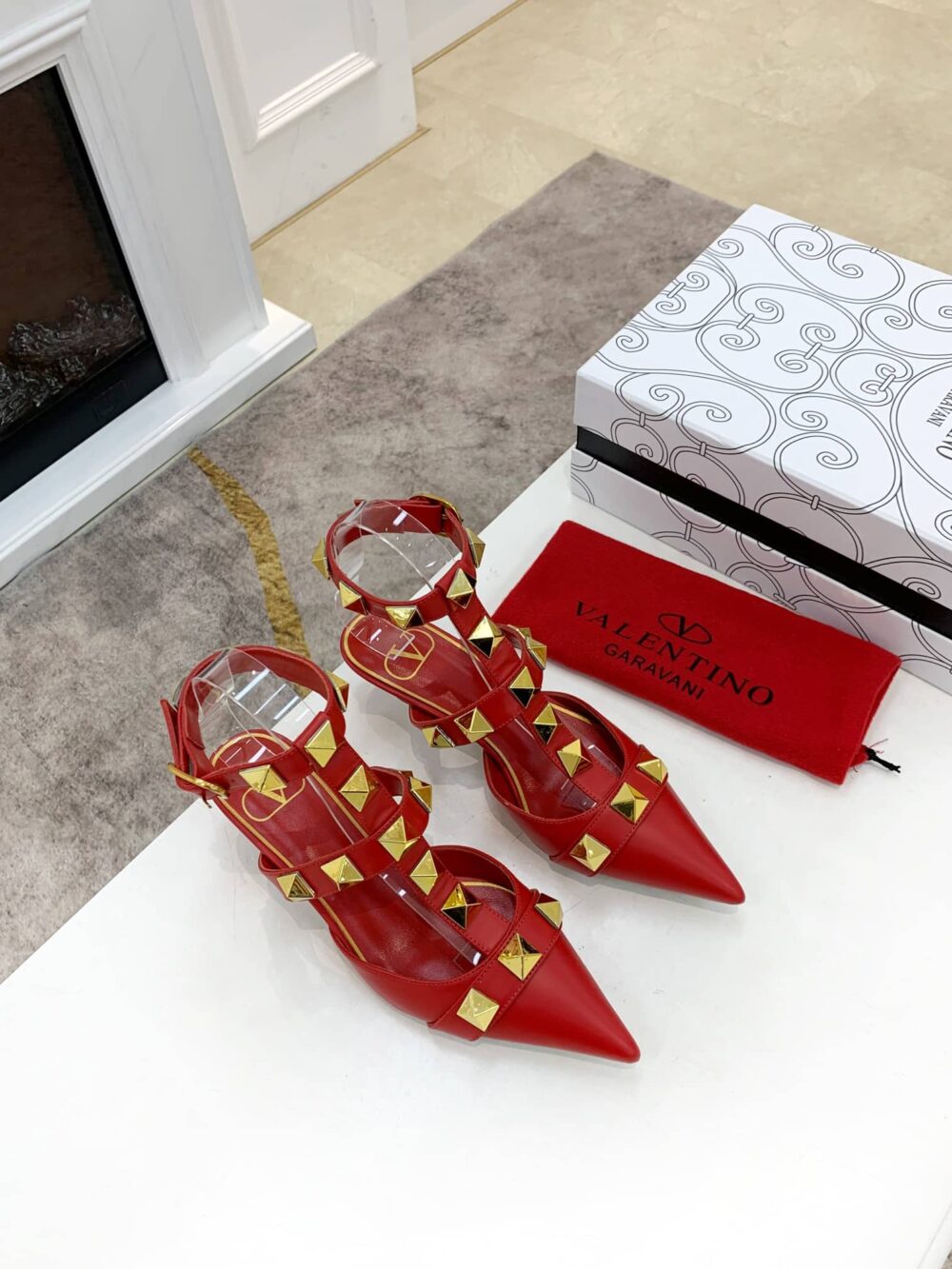 VALENTINO GARAVANI ROMAN STUD KITTEN HEEL PUMPS RED - Image 2
