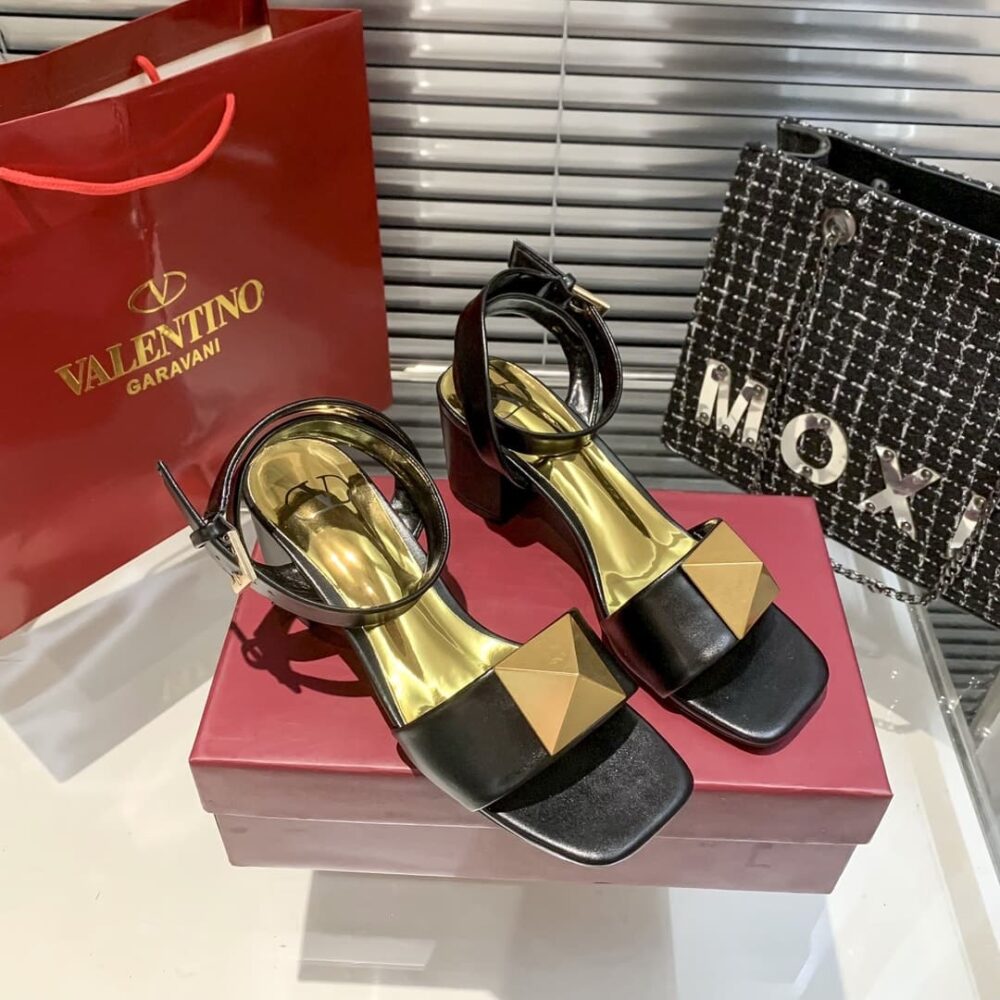 VALENTINO GARAVANI ONE STUD LEATHER SANDALS BLACK - Image 6