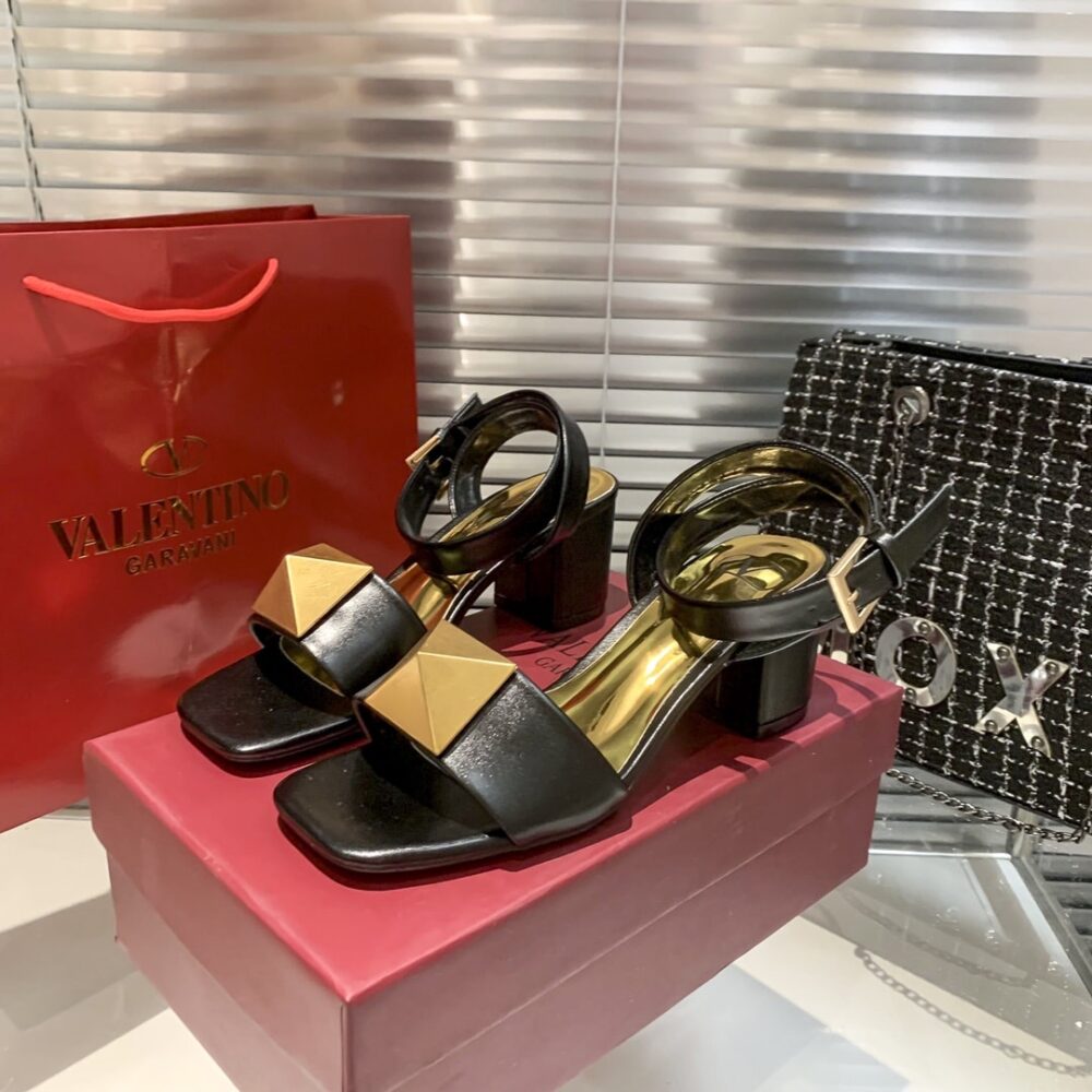 VALENTINO GARAVANI ONE STUD LEATHER SANDALS BLACK - Image 8