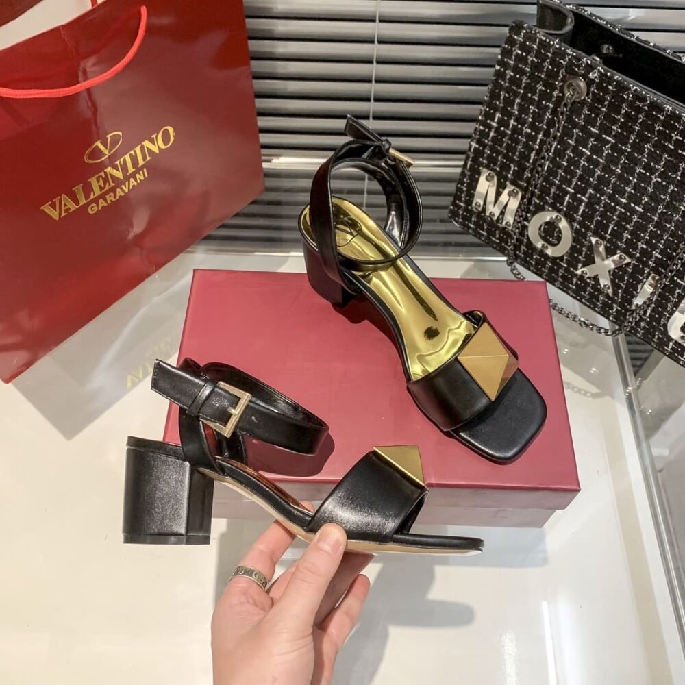 VALENTINO GARAVANI ONE STUD LEATHER SANDALS BLACK - Image 7