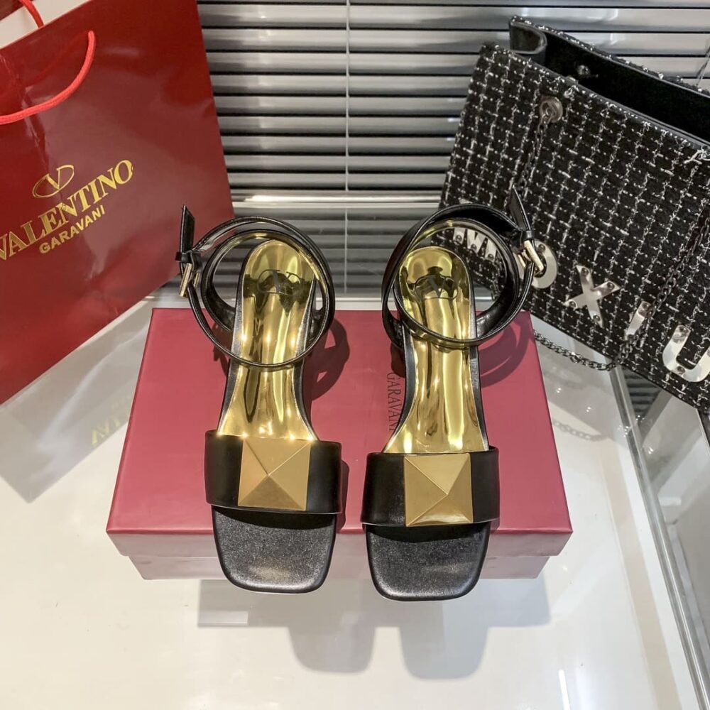 VALENTINO GARAVANI ONE STUD LEATHER SANDALS BLACK - Image 5