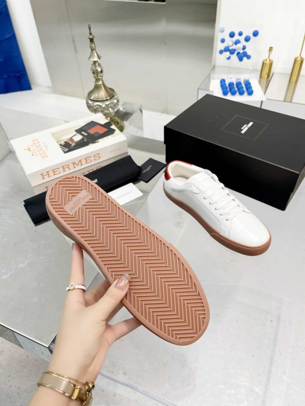 SAINT LAURENT COURT CLASSIC EMBROIDERED SNEAKER WHITE AND RED - Image 2