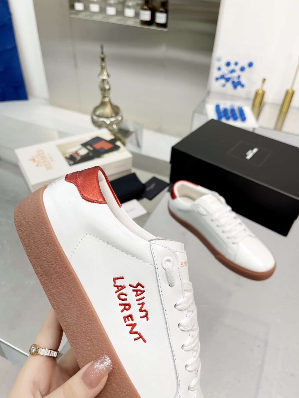 SAINT LAURENT COURT CLASSIC EMBROIDERED SNEAKER WHITE AND RED - Image 5