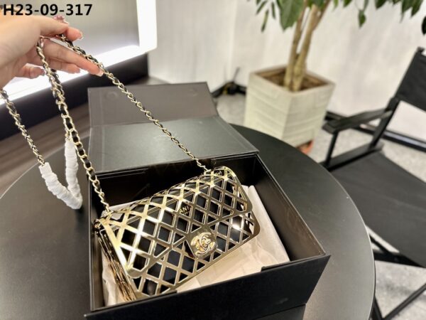 CHANEL METALLIC DIAMOND LINED BLACK LEATHER CHAIN FLAP BAG GOLD 18CM AS2514 B05552 NC533 - Image 2