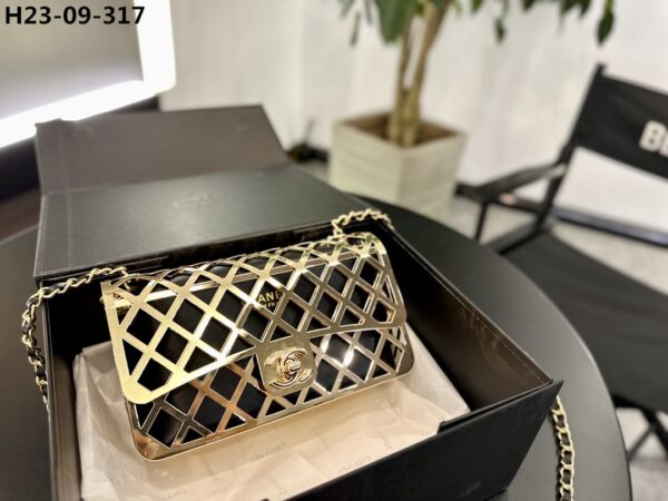 CHANEL METALLIC DIAMOND LINED BLACK LEATHER CHAIN FLAP BAG GOLD 18CM AS2514 B05552 NC533 - Image 3