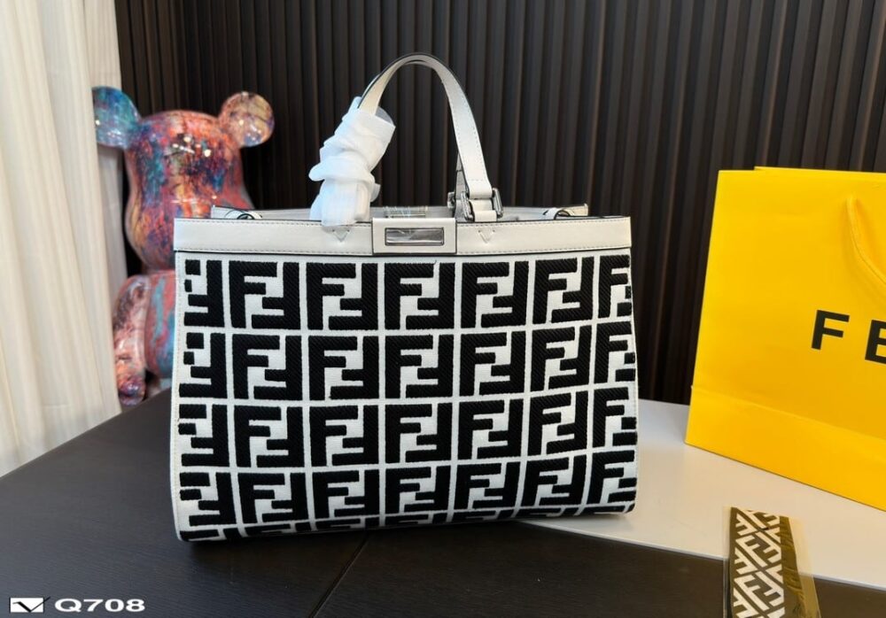 FENDI PEEKABOO FF LOGO XTOTE BLACK AND WHITE 40CM - Image 5