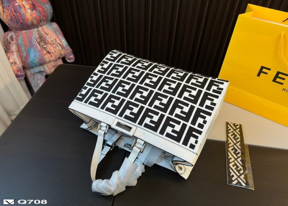 FENDI PEEKABOO FF LOGO XTOTE BLACK AND WHITE 40CM - Image 4