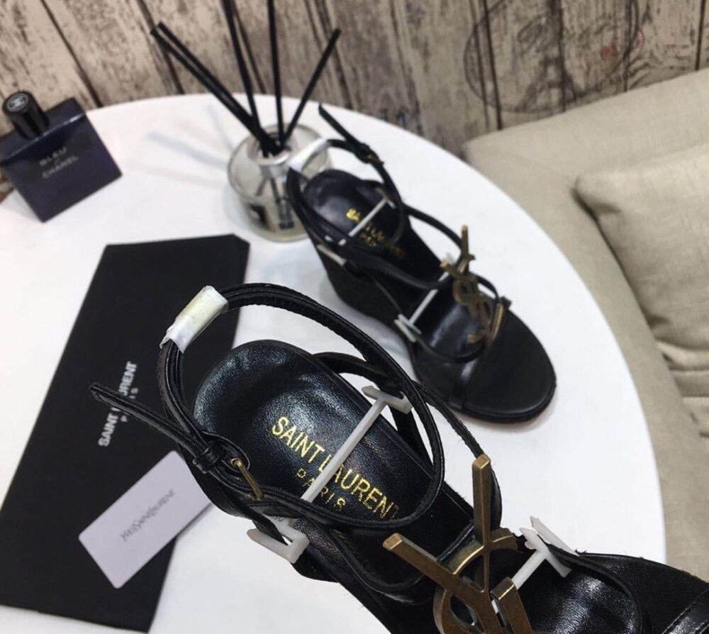 SAINT LAURENT CASSANDRA 115 LEATHER AND RAFFIA WEDGE BLACK SANDALS - Image 4