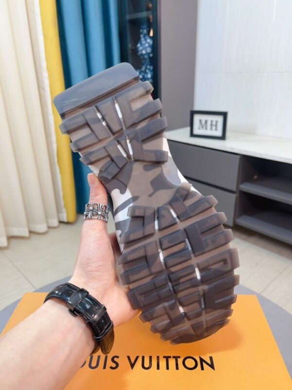 LOUIS VUITTON SNEAKER BE TO ONE BLUE - Image 3