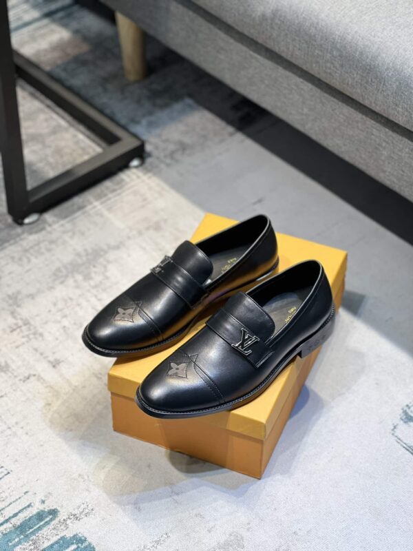 LOUIS VUITTON LOAFERS BLACK - Image 4
