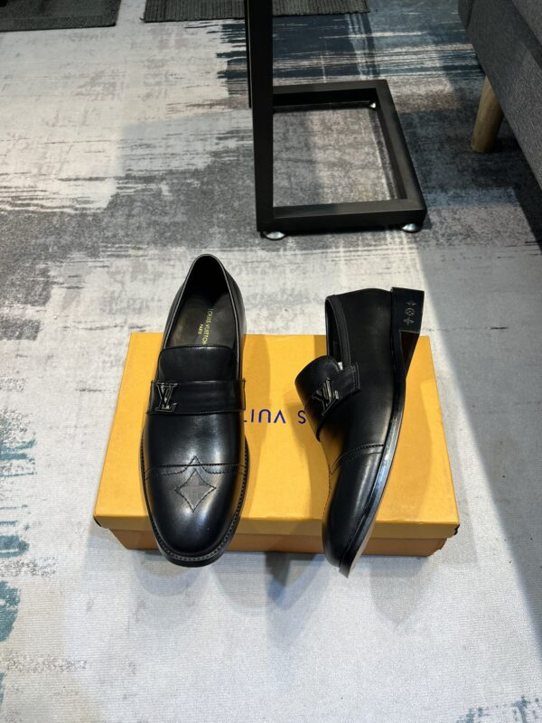 LOUIS VUITTON LOAFERS BLACK - Image 6