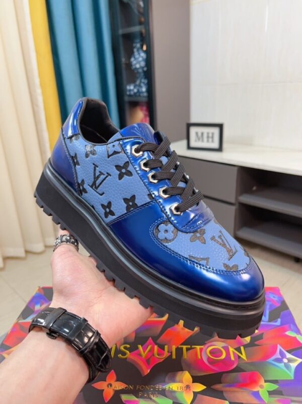 LOUIS VUITTON MEN’S SNEAKERS MONOGRAM EMPREINTE BLUE - Image 2