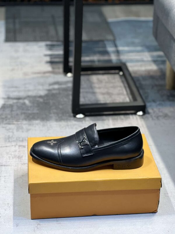 LOUIS VUITTON LOAFERS BLACK - Image 10