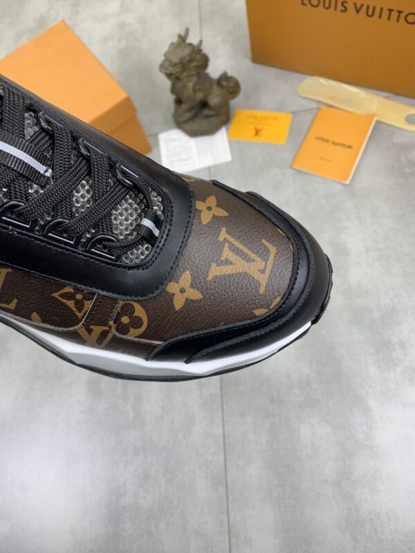 LOUIS VUITTON LV MONOGRAM LEATHER SNEAKER IN WHITE AND BROWN - Image 3