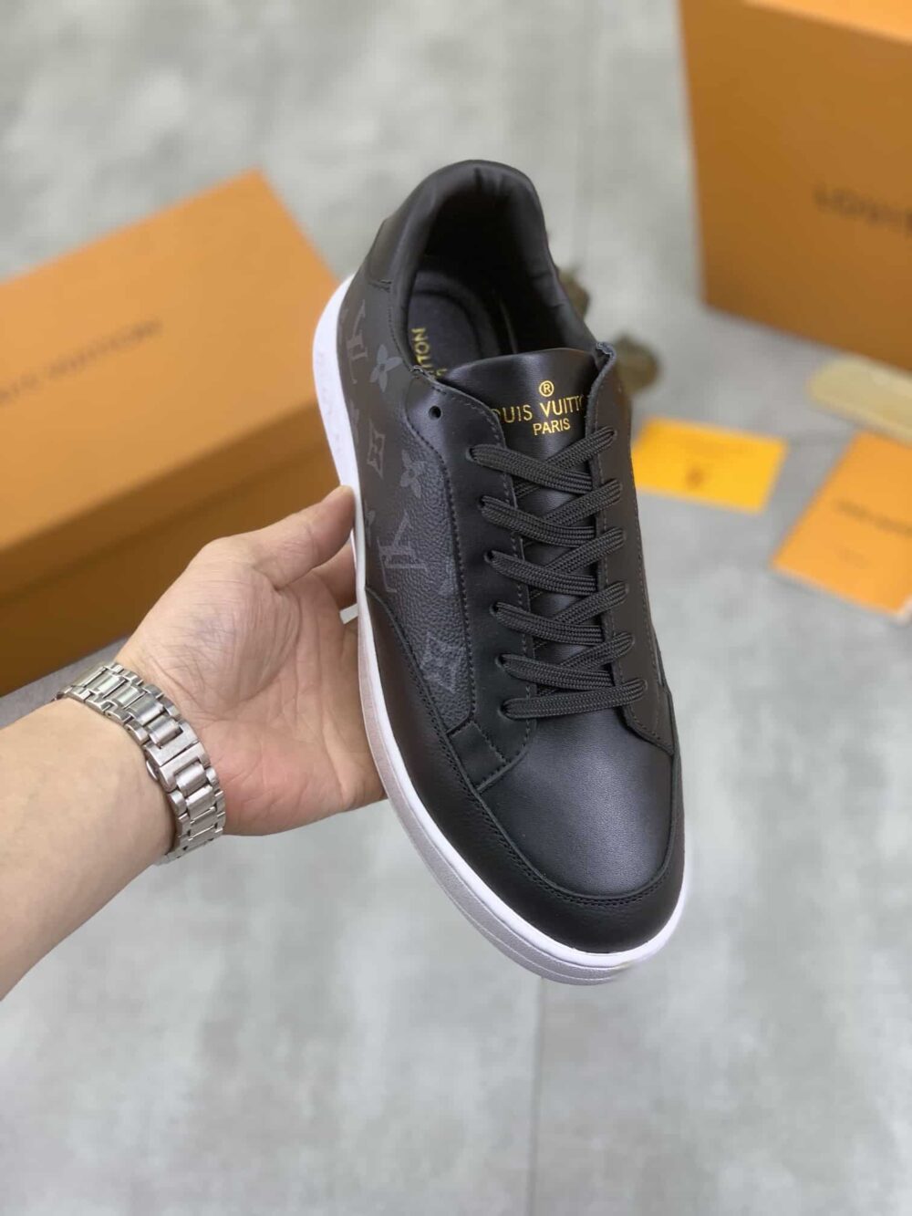 LOUIS VUITTON SNEAKER MONOGRAM PATTERN IN BLACK - Image 2