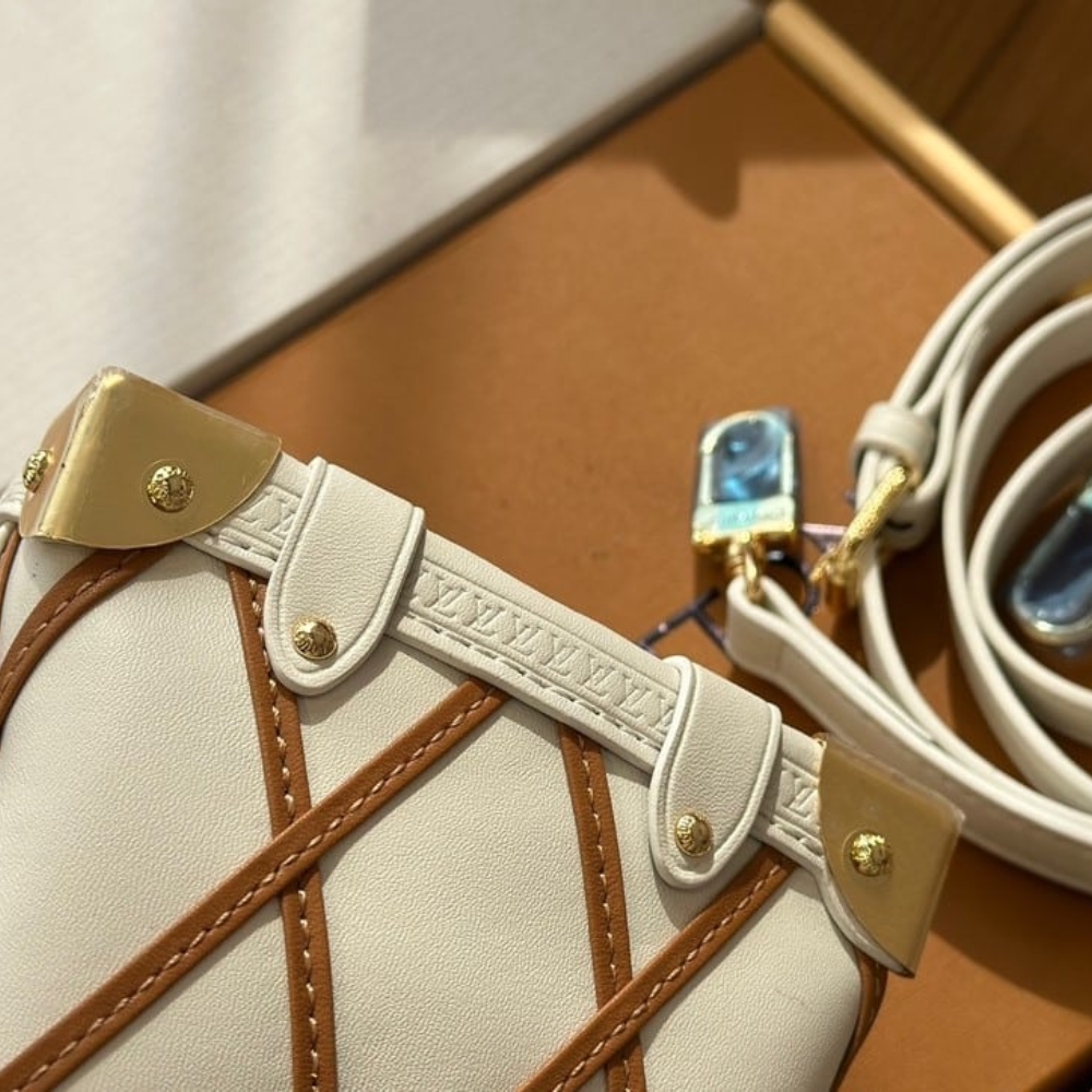 LOUIS VUITTON SIDE TRUNK PM CRÈME BEIGE 19CM M25216 - Image 4